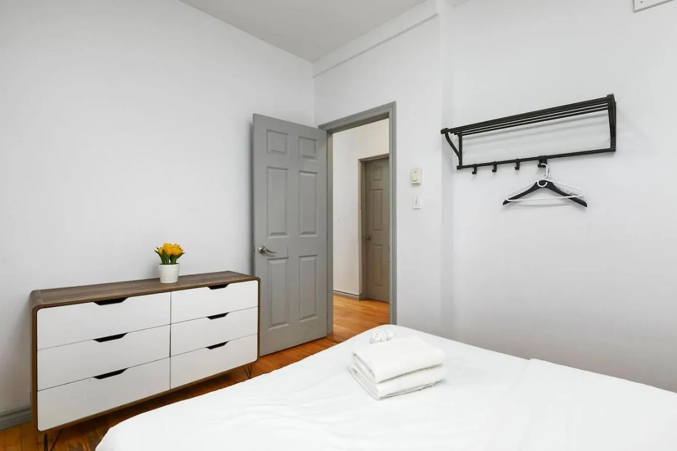 Prime Location Charming 4Br In Downtown Mtl- Zj0 Apartment Montreal 0*,