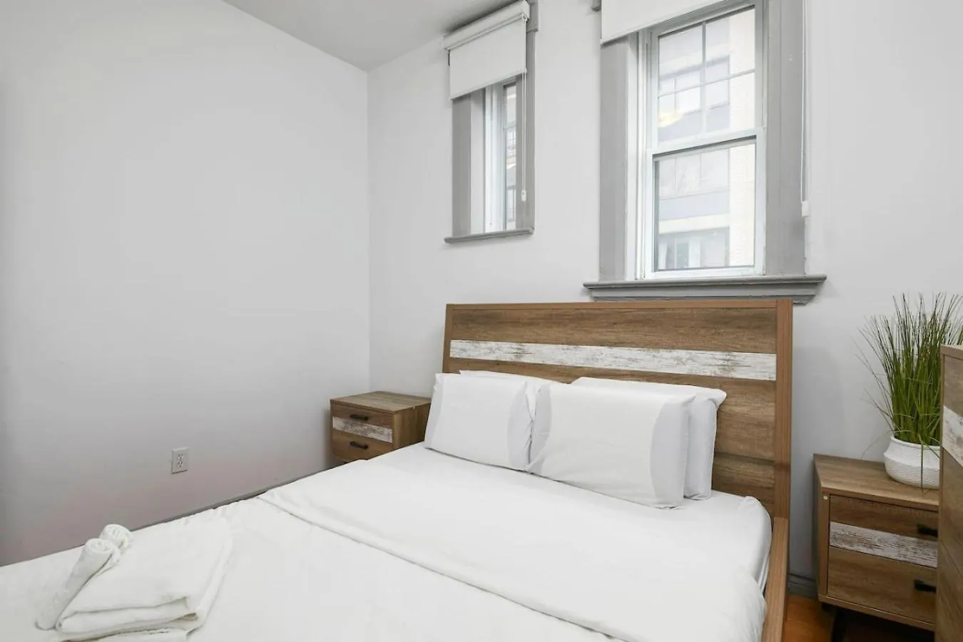 Prime Location Charming 4Br In Downtown Mtl- Zj0 Apartment Montreal