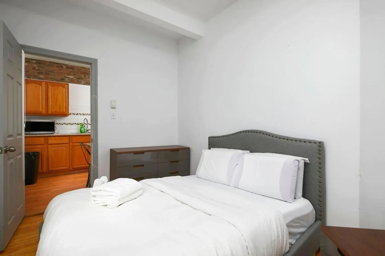 Prime Location Charming 4Br In Downtown Mtl- Zj0 Apartment Montreal Canada