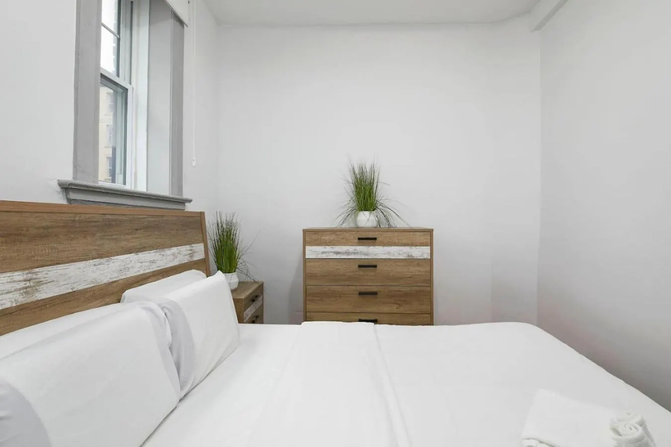 Prime Location Charming 4Br In Downtown Mtl- Zj0 Apartment Montreal 0*,  Canada
