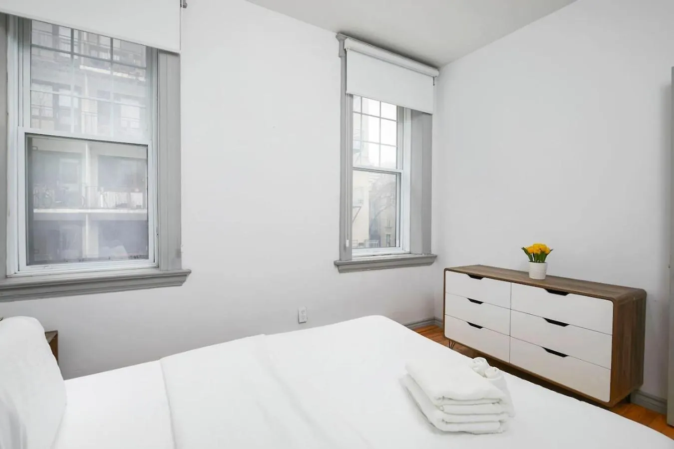Prime Location Charming 4Br In Downtown Mtl- Zj0 Apartment Montreal