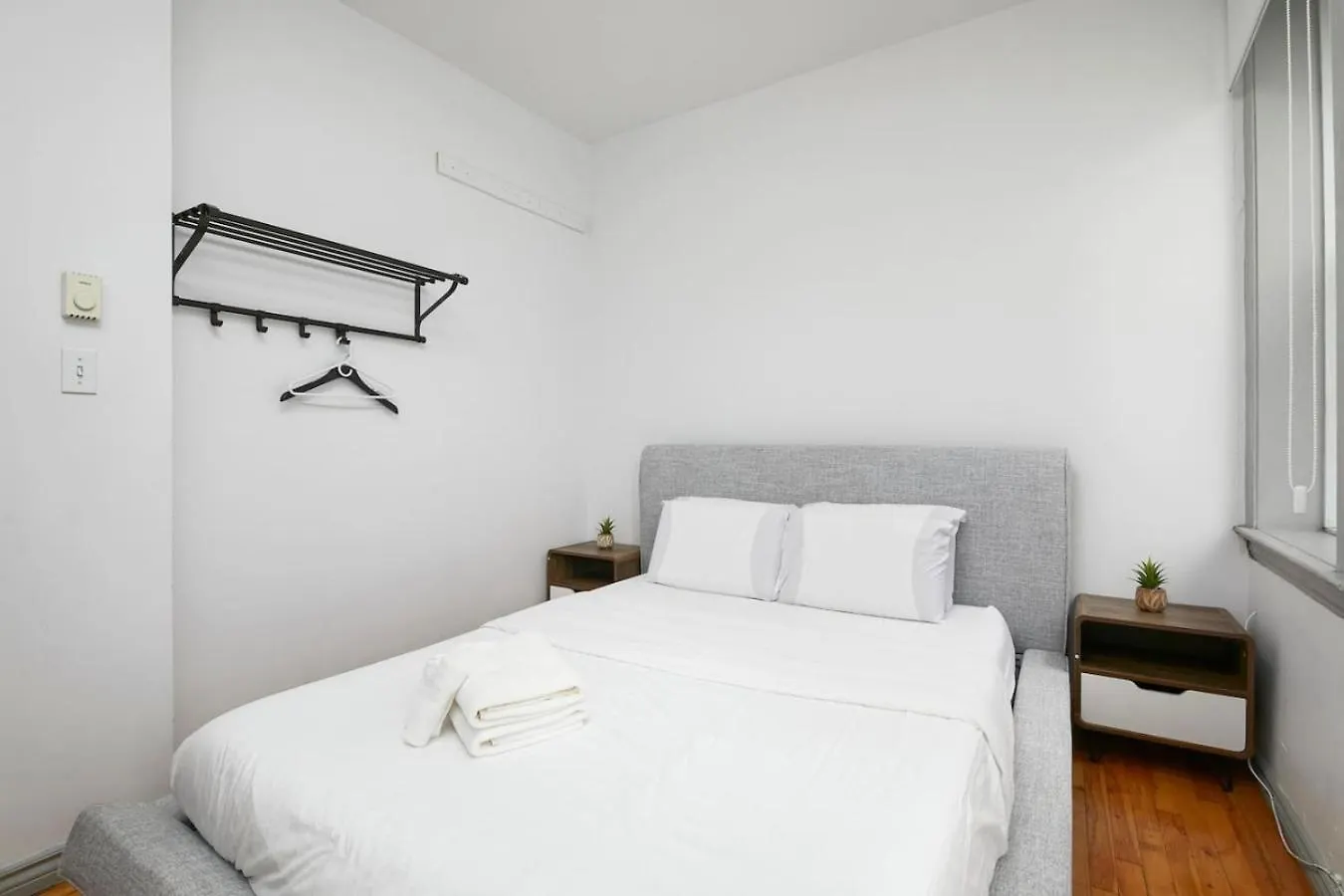 Prime Location Charming 4Br In Downtown Mtl- Zj0 Apartment Montreal