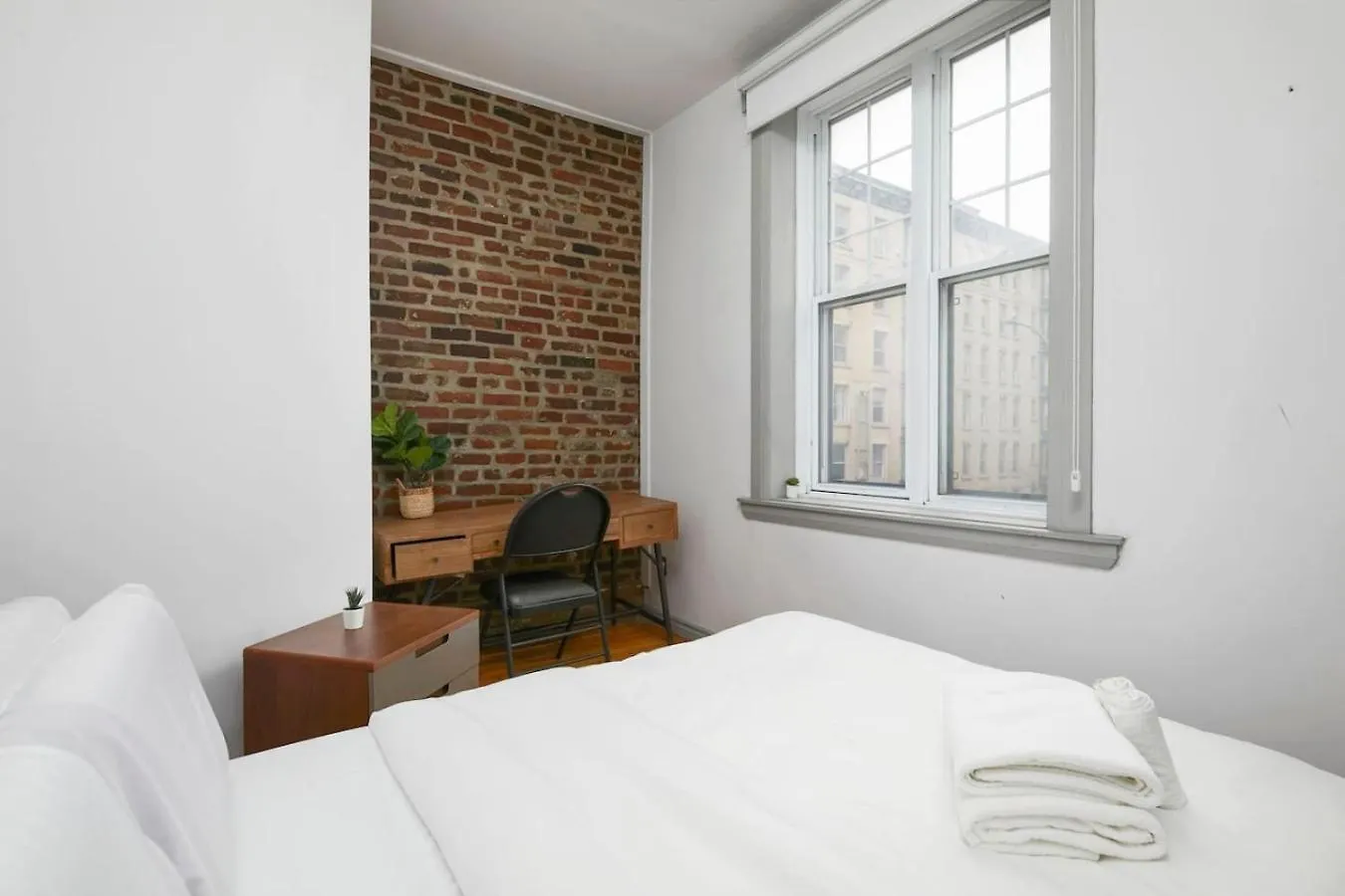 Prime Location Charming 4Br In Downtown Mtl- Zj0 Apartment Montreal