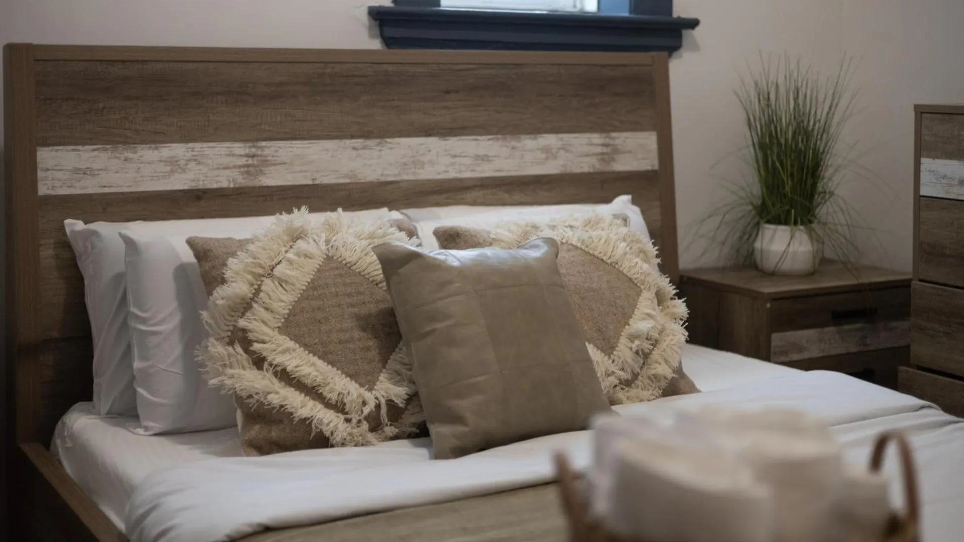 Prime Location Charming 4Br In Downtown Mtl Apartment Montreal