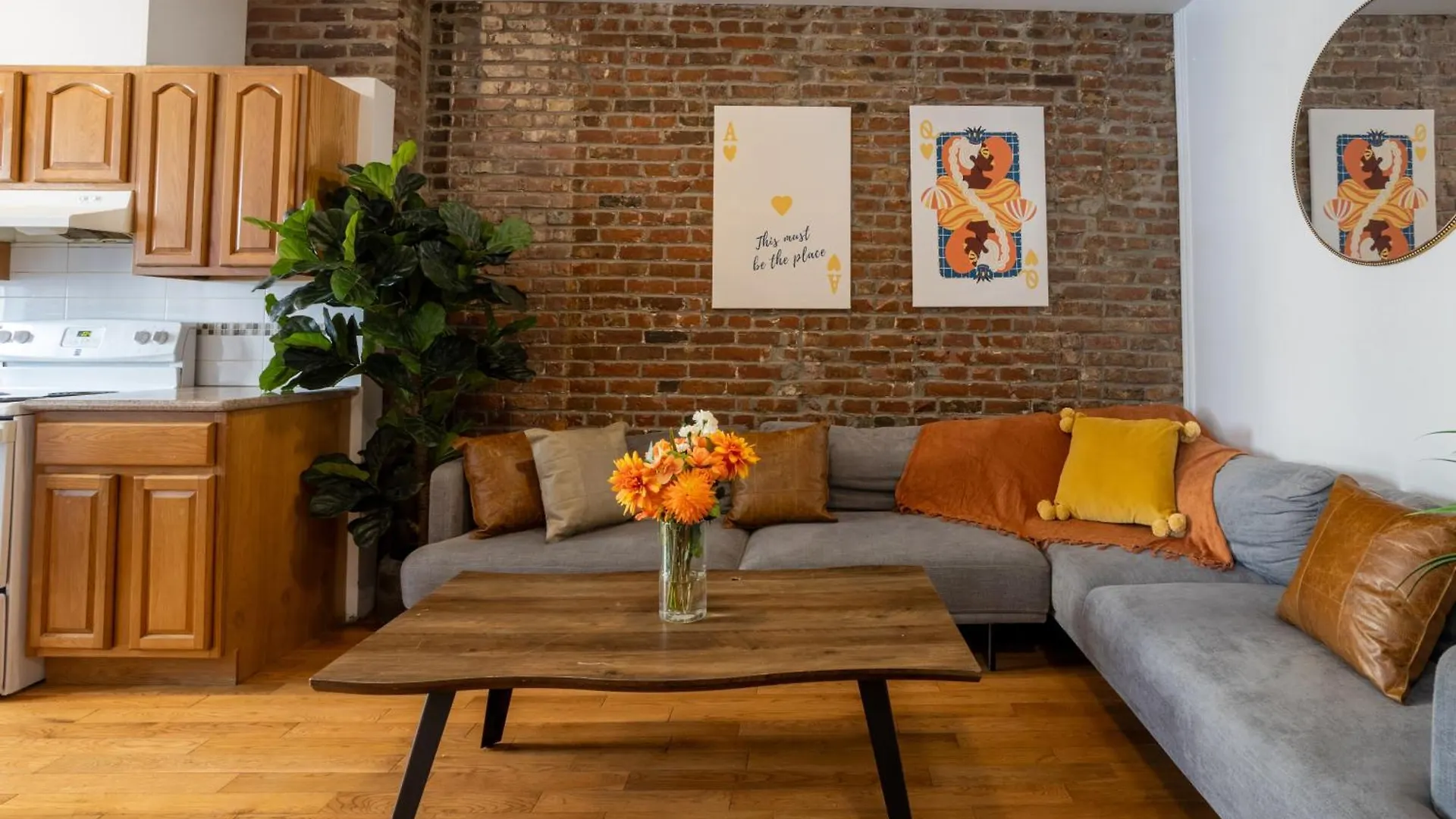 Prime Location Charming 4Br In Downtown Mtl Apartment Montreal 0*,