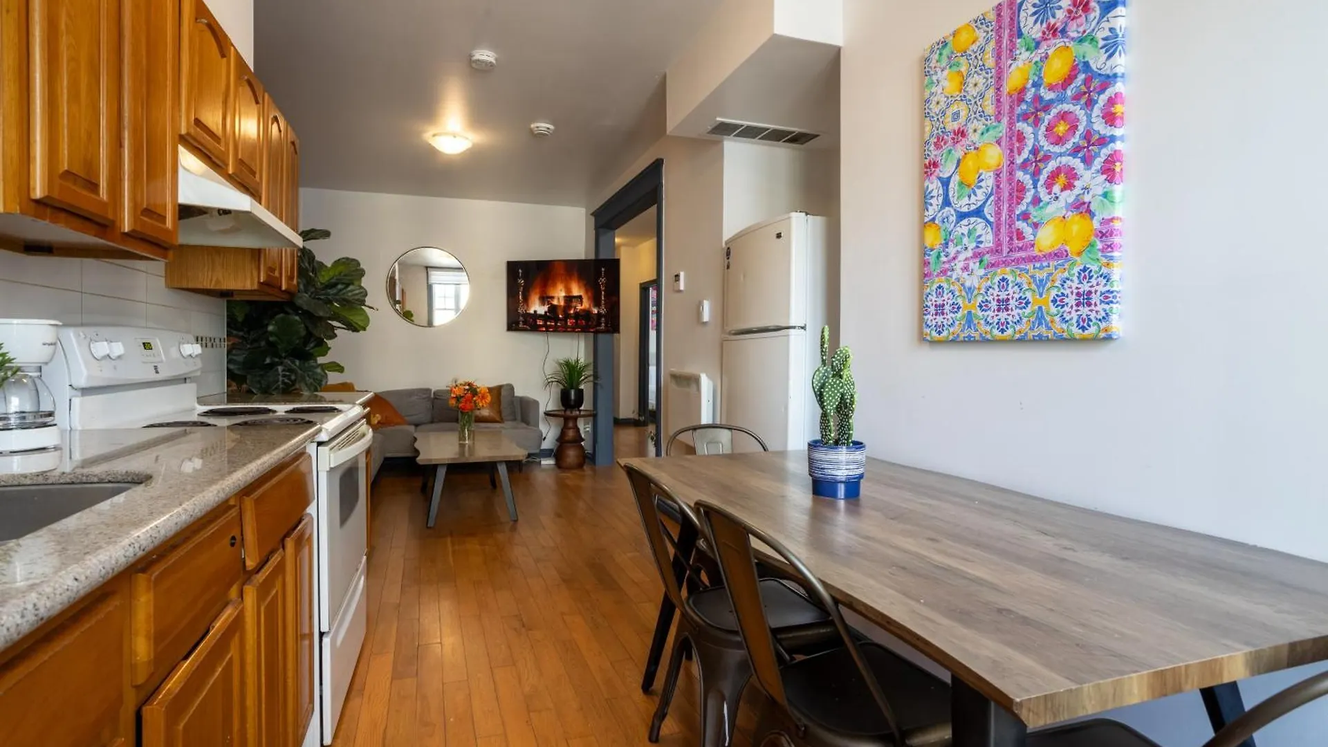 Prime Location Charming 4Br In Downtown Mtl Apartment Montreal Canada
