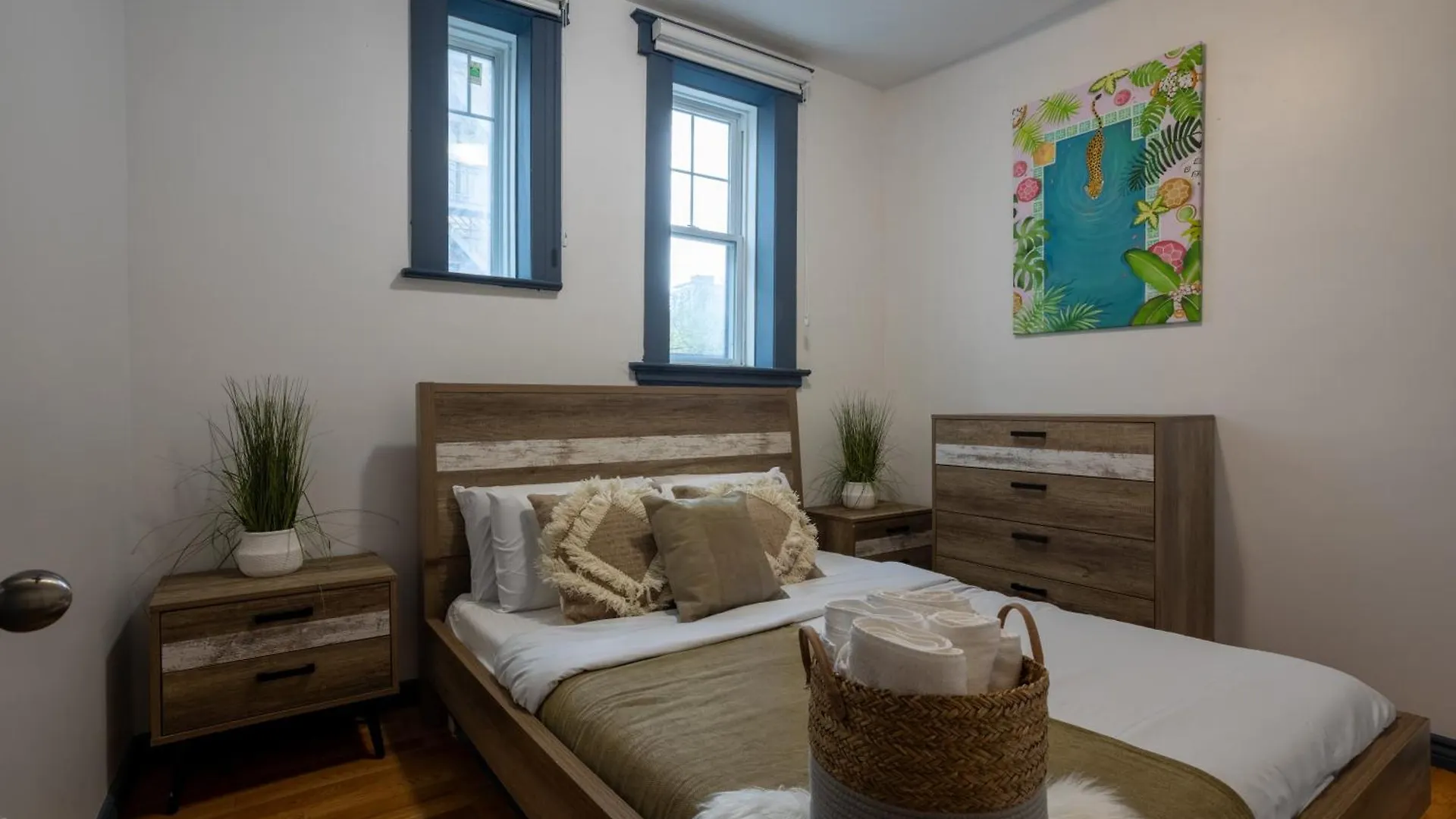 Prime Location Charming 4Br In Downtown Mtl Apartment Montreal 0*,  Canada